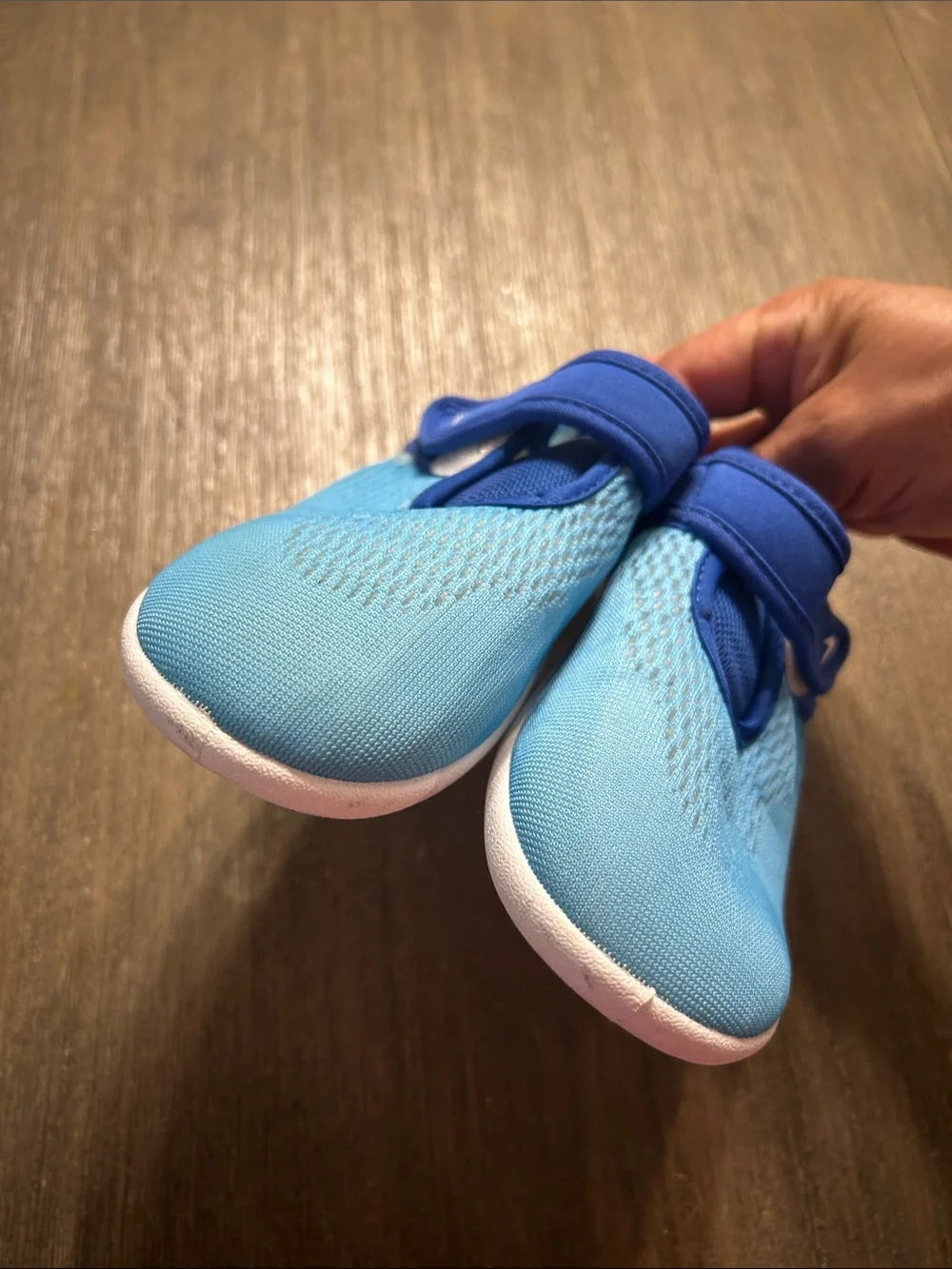 Speedo Kids Blue and Teal Hook-and-Loop Water Shoes, S. XL,11/12, Like New,